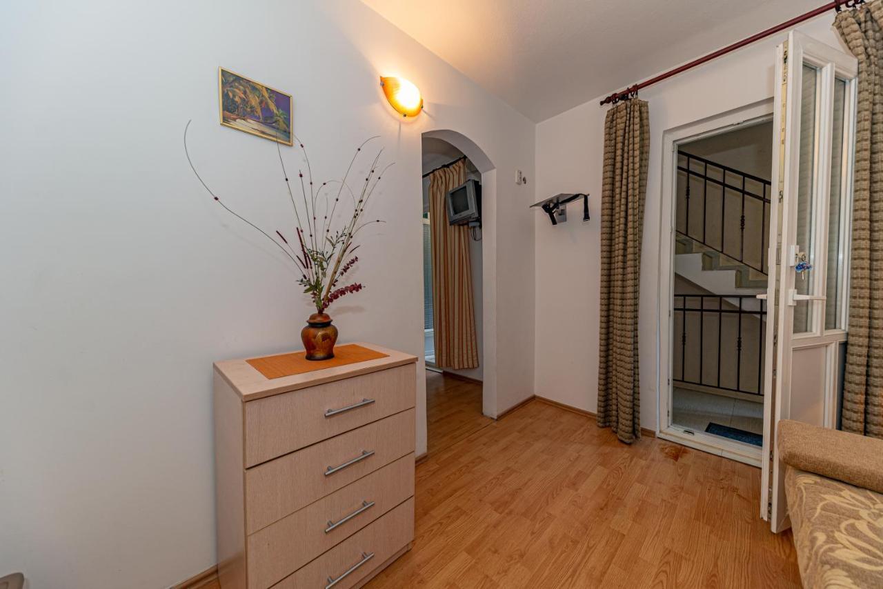 Apartment Knezevic Petrovac Eksteriør billede