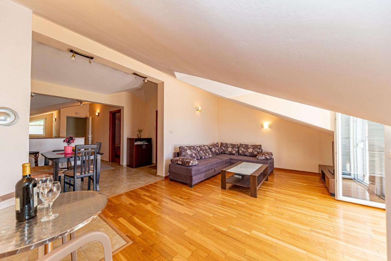 Apartment Knezevic Petrovac Eksteriør billede
