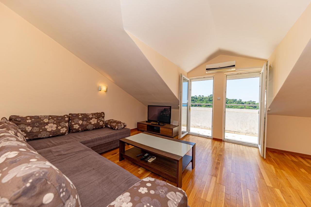 Apartment Knezevic Petrovac Eksteriør billede