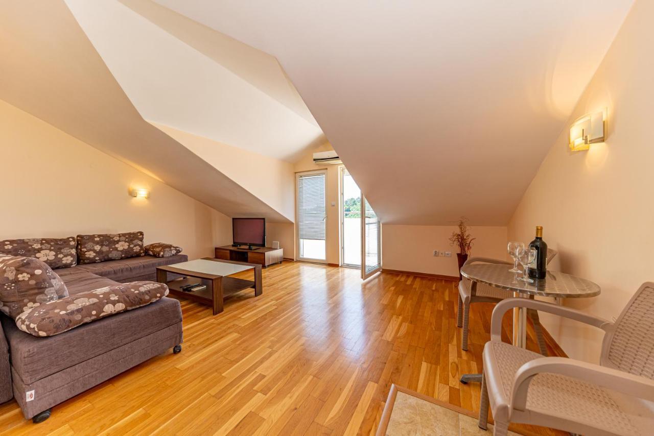 Apartment Knezevic Petrovac Eksteriør billede