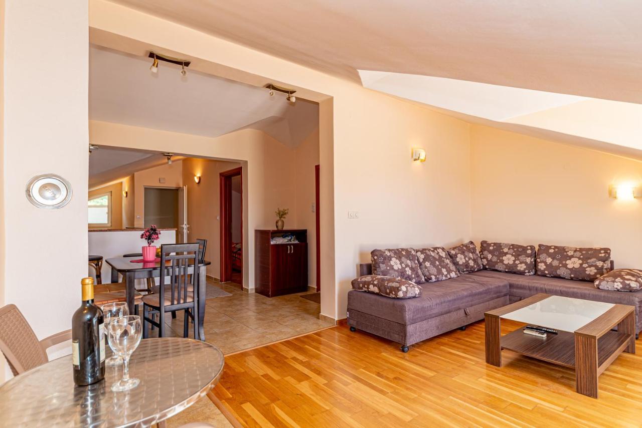 Apartment Knezevic Petrovac Eksteriør billede