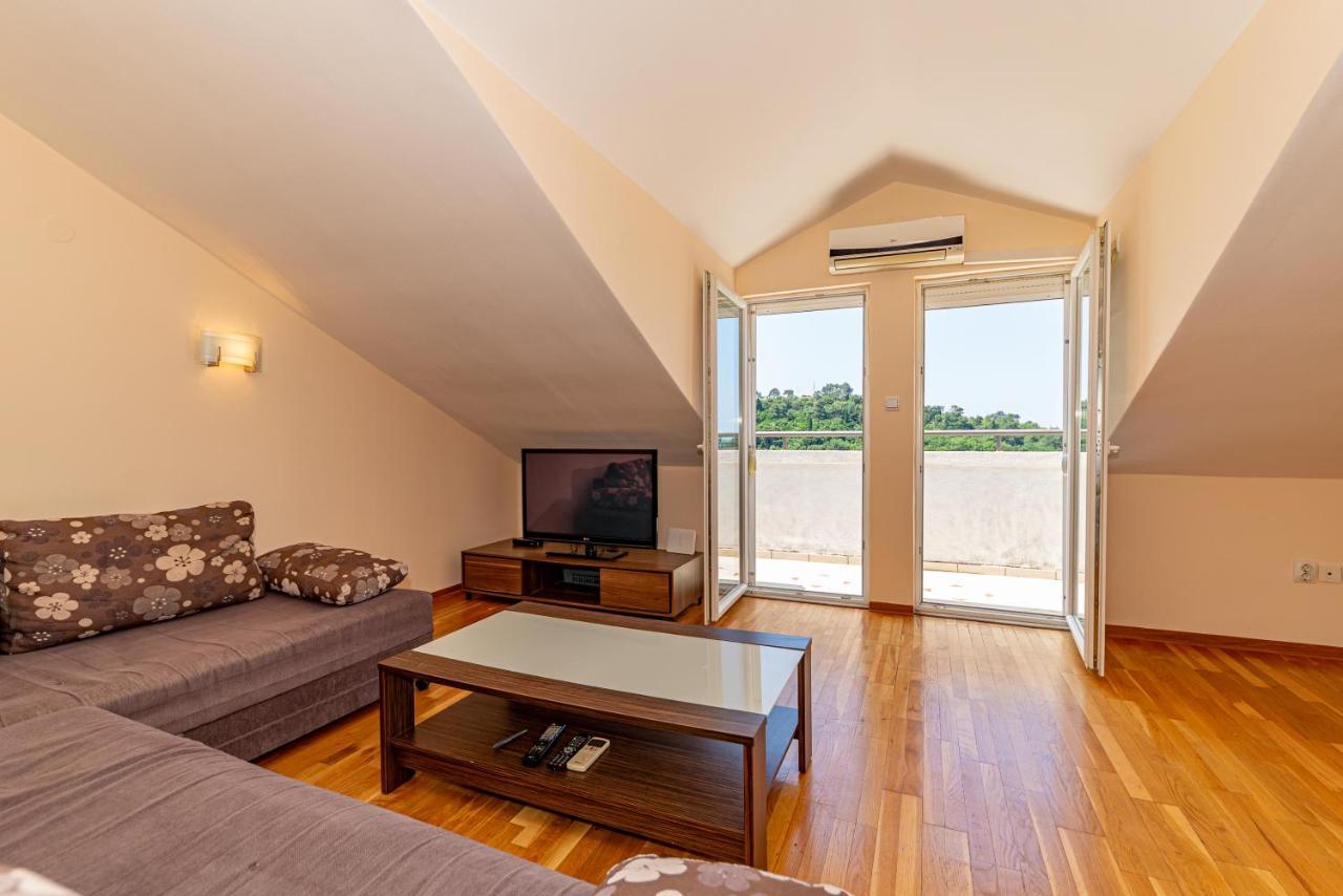 Apartment Knezevic Petrovac Eksteriør billede