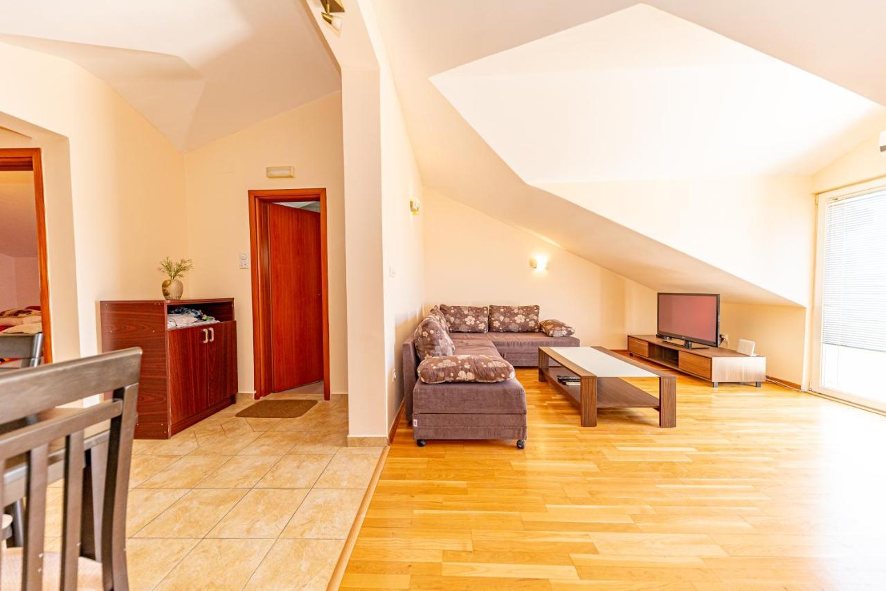 Apartment Knezevic Petrovac Eksteriør billede