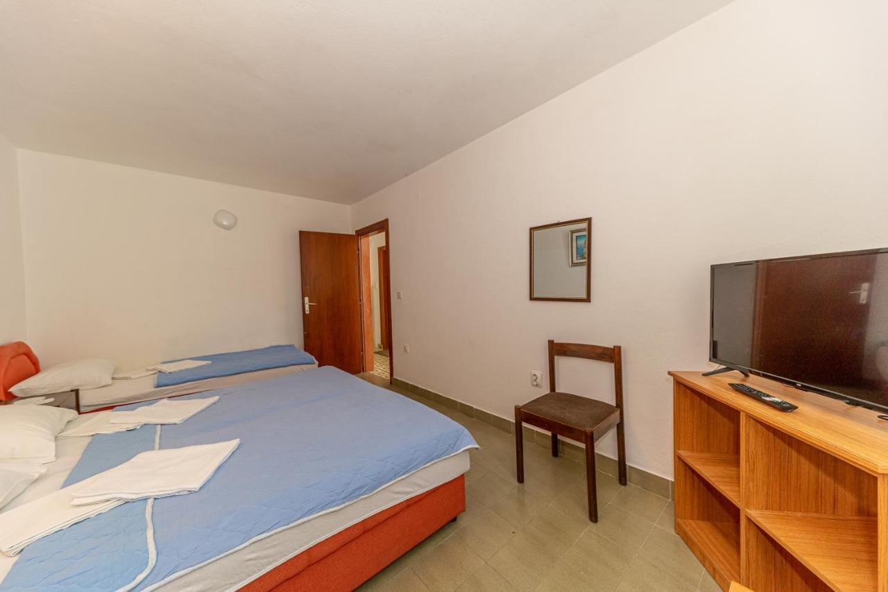 Apartment Knezevic Petrovac Eksteriør billede