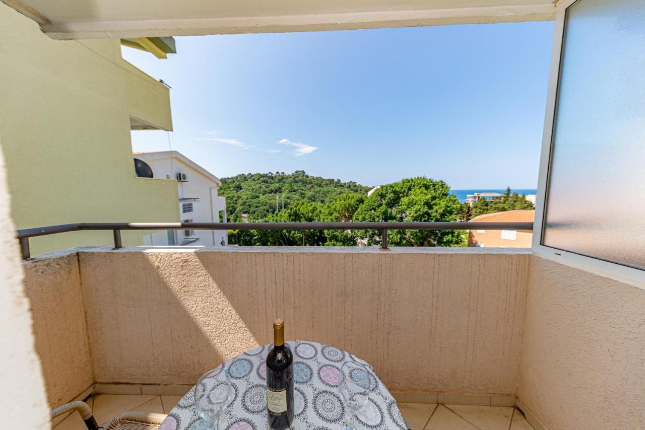 Apartment Knezevic Petrovac Eksteriør billede