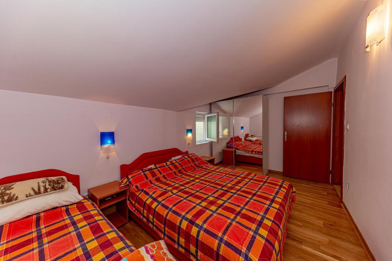 Apartment Knezevic Petrovac Eksteriør billede